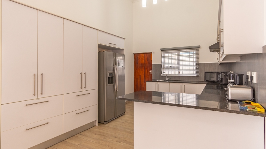 3 Bedroom Property for Sale in Parklands North Western Cape